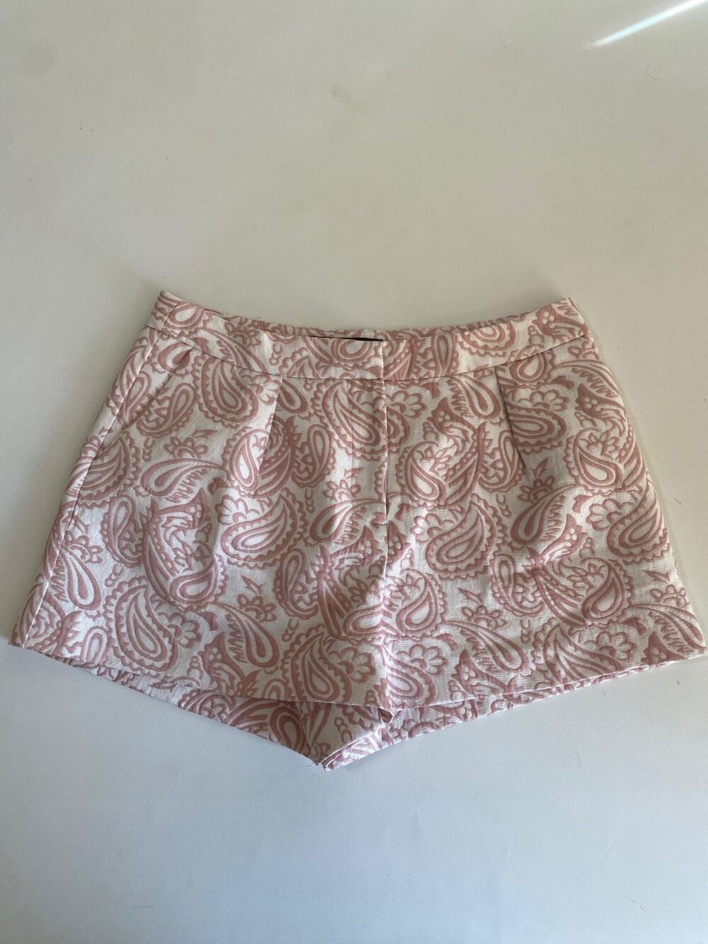 Victoria Beckham Target Women’s Shorts Pink Paisley Single Pleat Sz 10